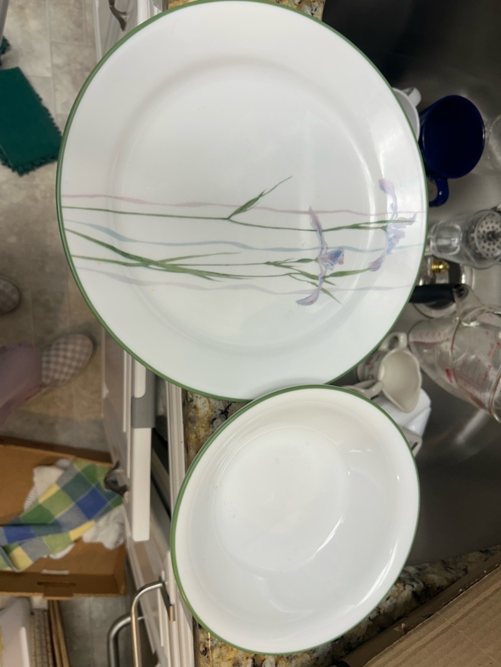 Corelle Vitrelle setting for 8 including platter and coordinates.